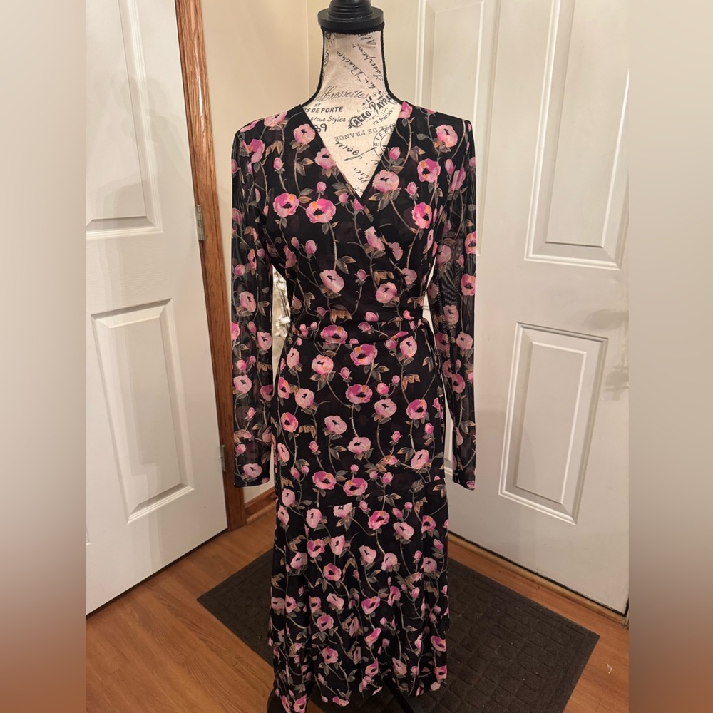 White House Black Market WHBM Mesh Wrap Dress Floral Pink Size 8